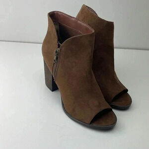 New Carlos by Carlos Santana new without retail box size 8